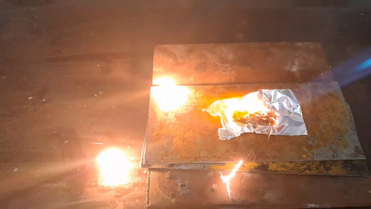 Combustion of zirconium metal