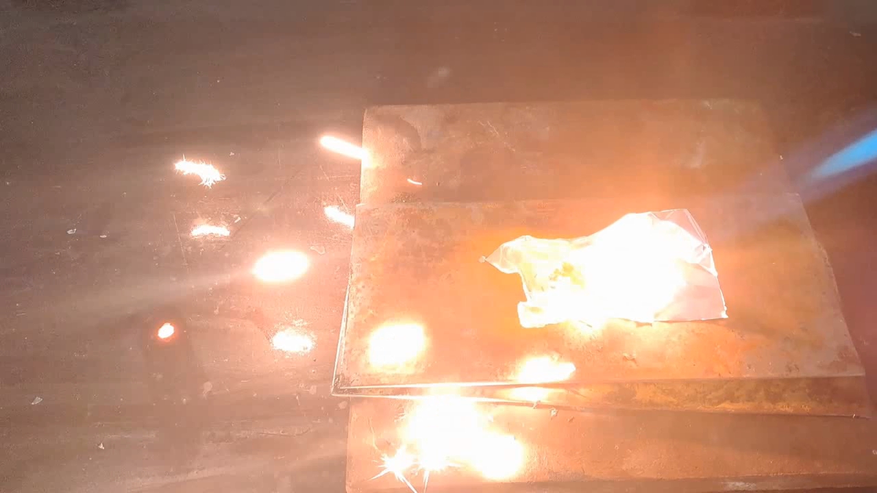 Combustion of zirconium metal
