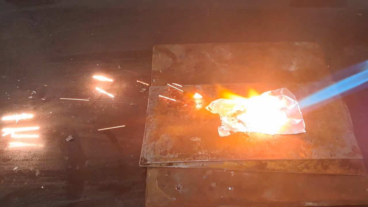 Combustion of zirconium metal