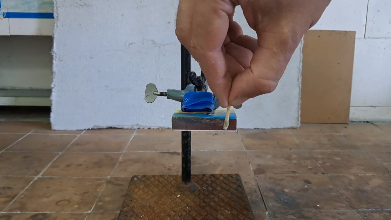 Lead(II) Thiocyanate and Potassium Chlorate: Homemade Matches