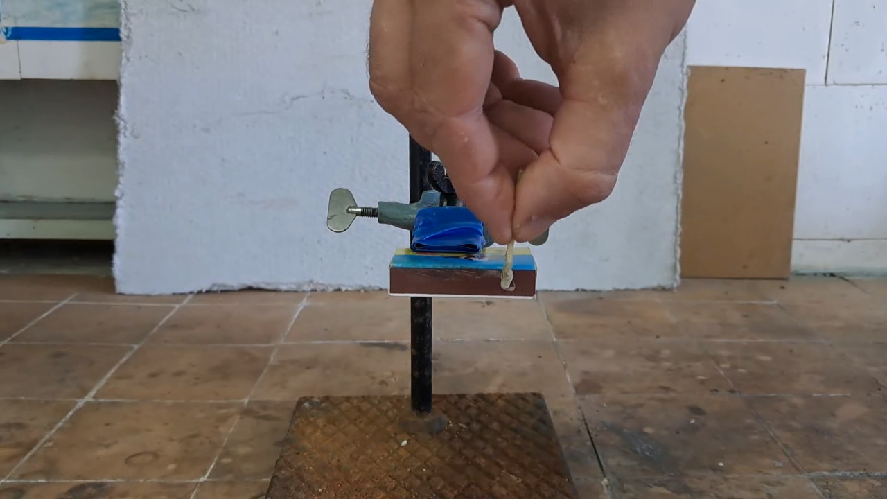 Lead(II) Thiocyanate and Potassium Chlorate: Homemade Matches