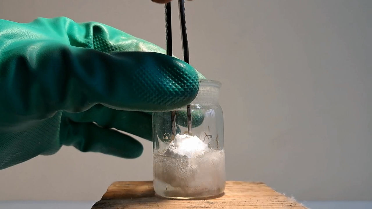 Dissolving Expanded Polystyrene in Methylene Chloride