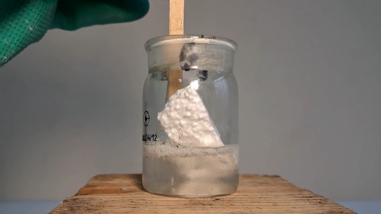 Dissolving Expanded Polystyrene in Tetrahydrofuran