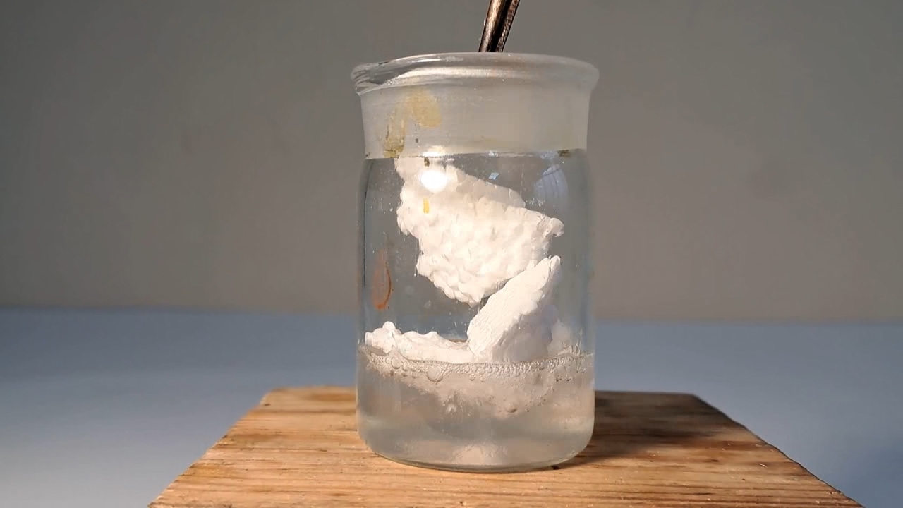 Dissolving Expanded Polystyrene in Ethyl Acetate