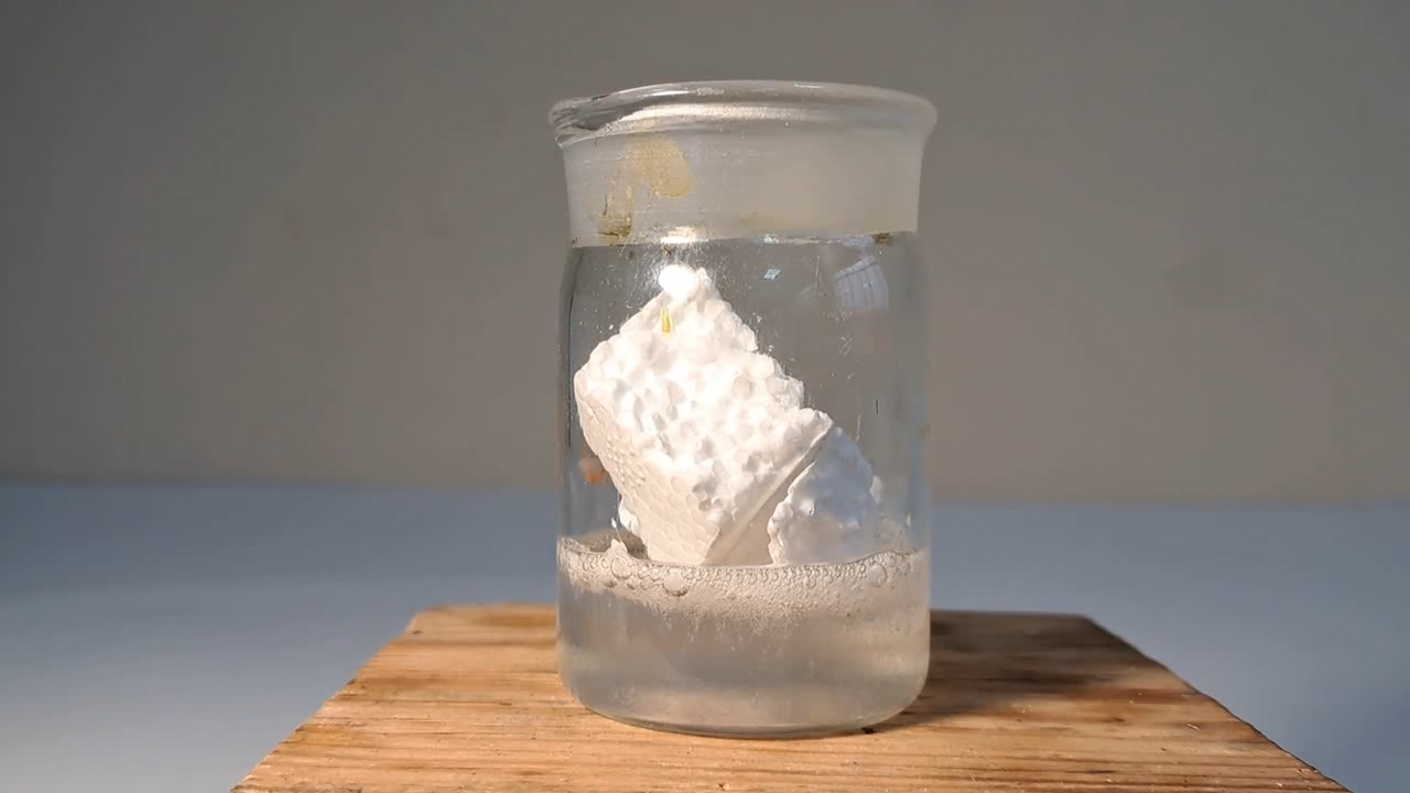 Dissolving Expanded Polystyrene in Ethyl Acetate