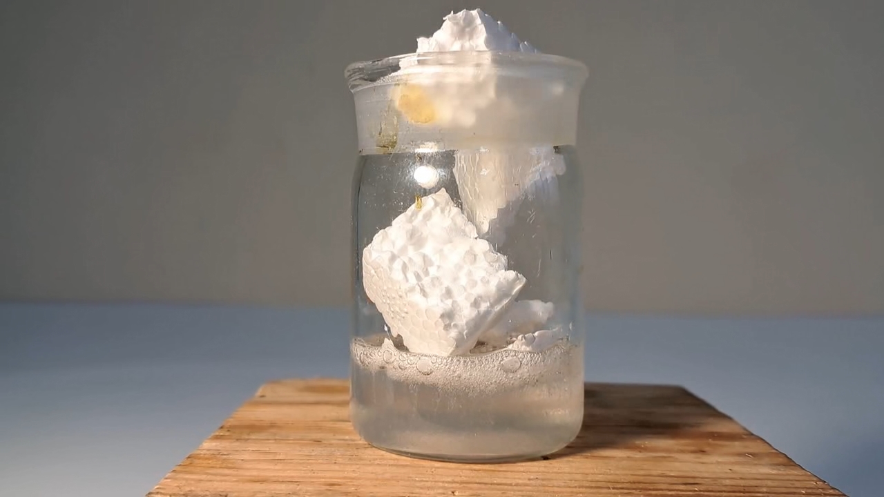 Dissolving Expanded Polystyrene in Ethyl Acetate