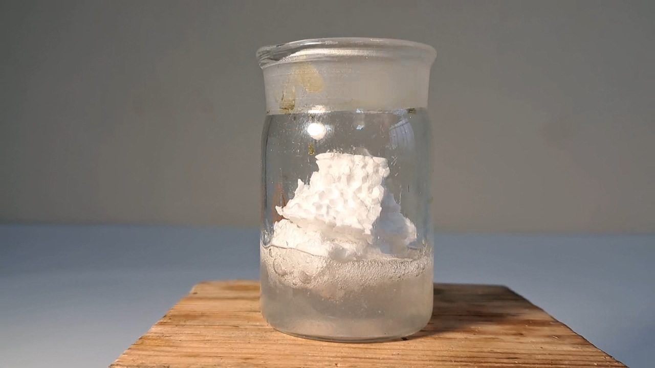 Dissolving Expanded Polystyrene in Ethyl Acetate