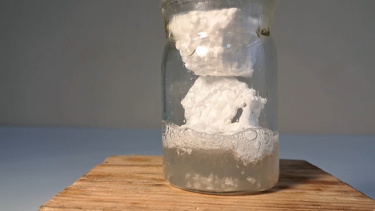 Dissolving Expanded Polystyrene in Ethyl Acetate