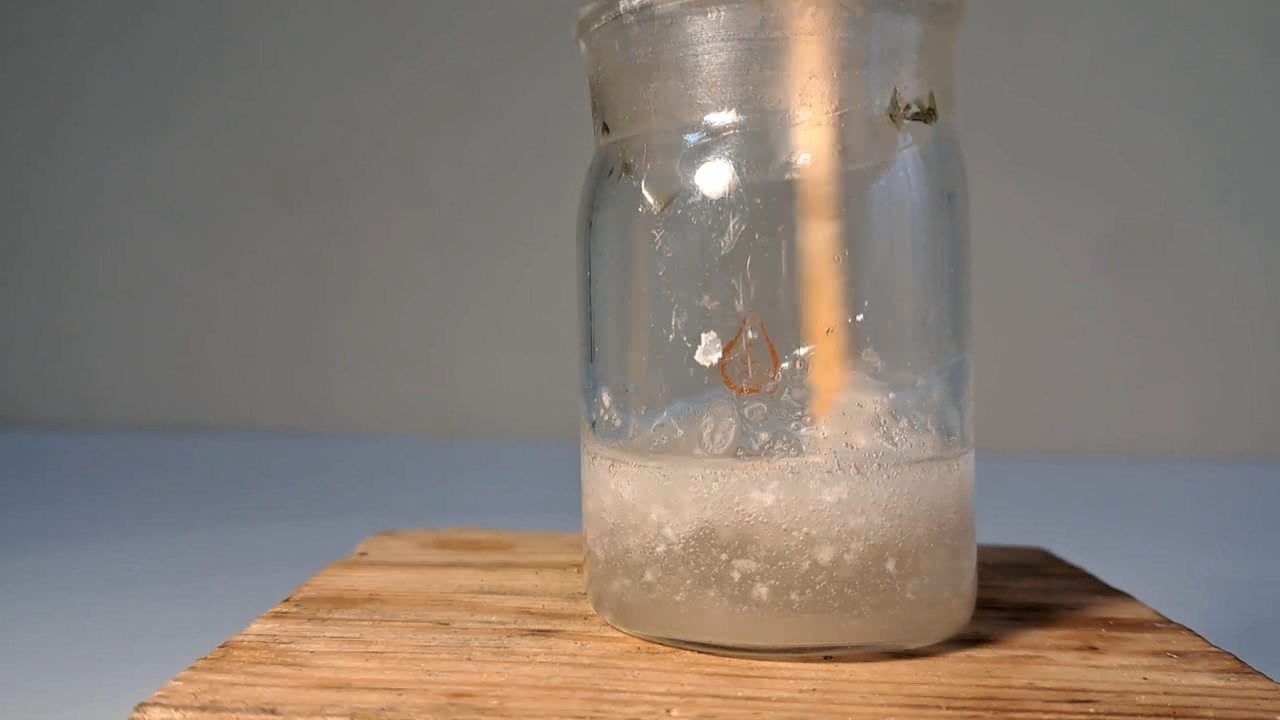 Dissolving Expanded Polystyrene in Ethyl Acetate