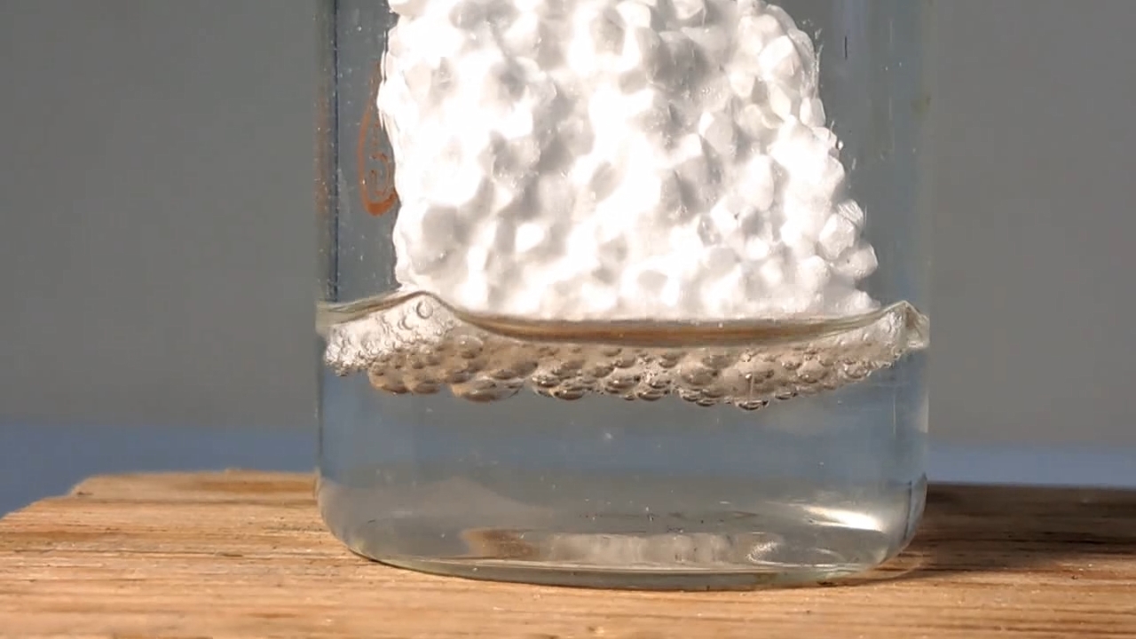 Dissolving Expanded Polystyrene in Ethyl Acetate