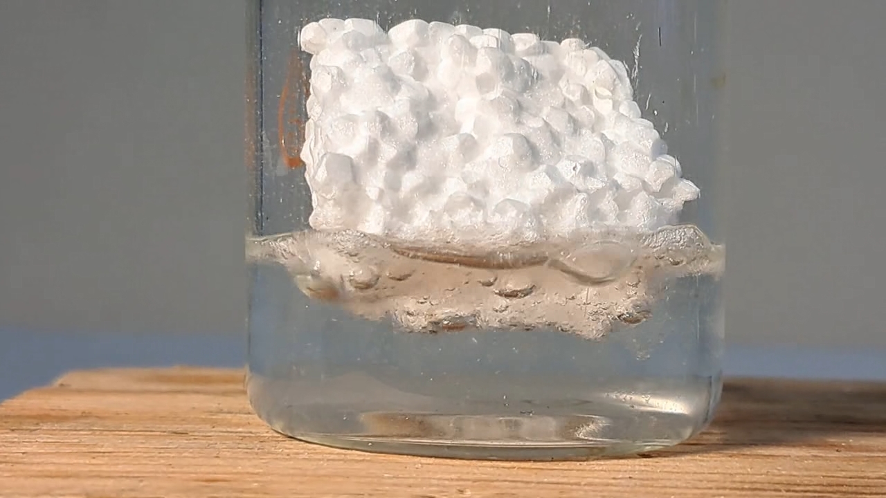 Dissolving Expanded Polystyrene in Ethyl Acetate