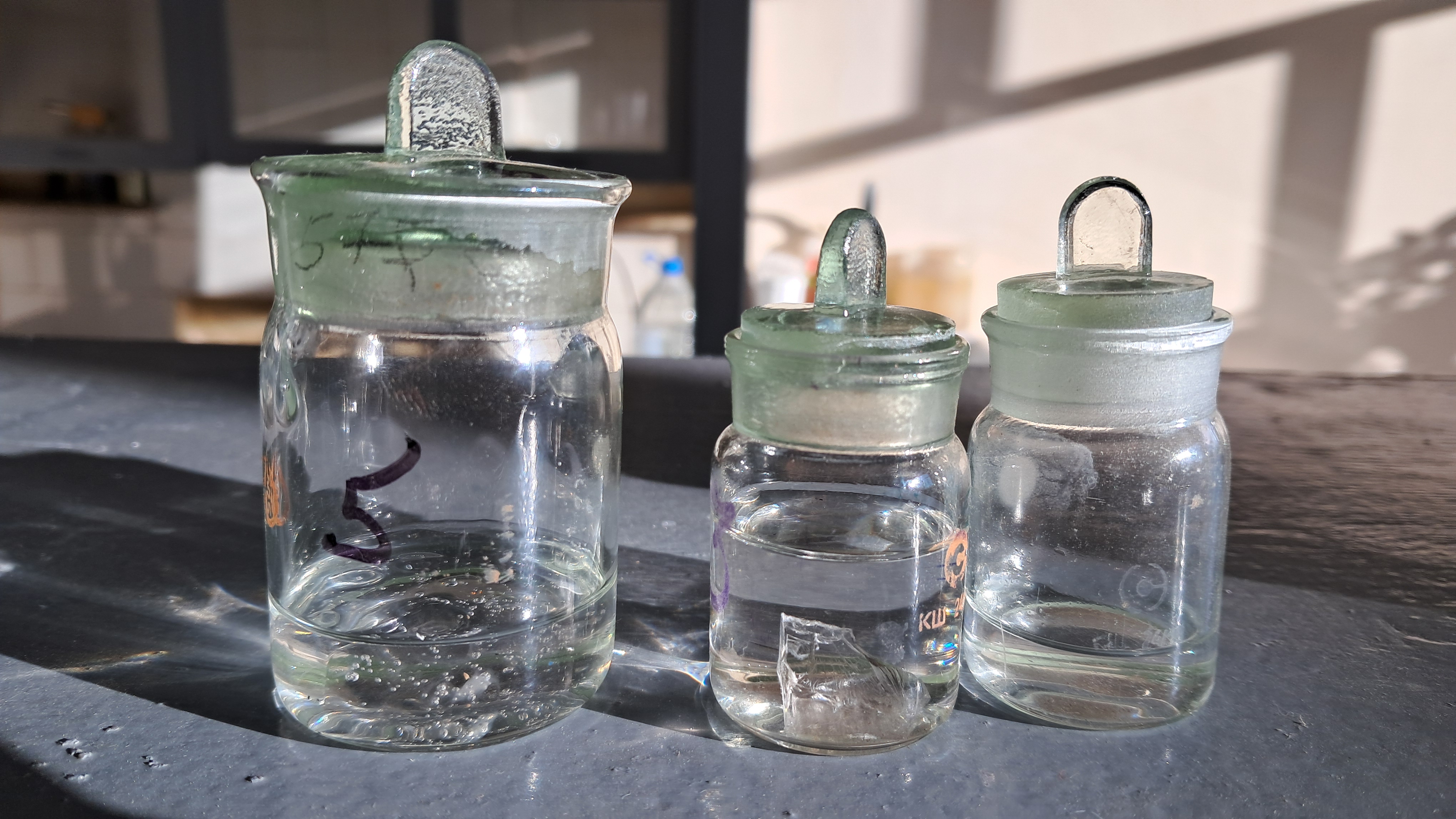 Dissolving Polymethyl Methacrylate (PMMA) in Methylene Chloride