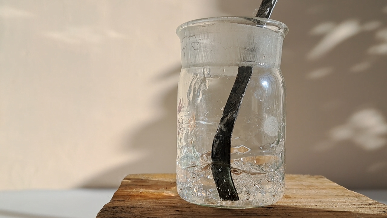 Dissolving Polymethyl Methacrylate (PMMA) in Methylene Chloride