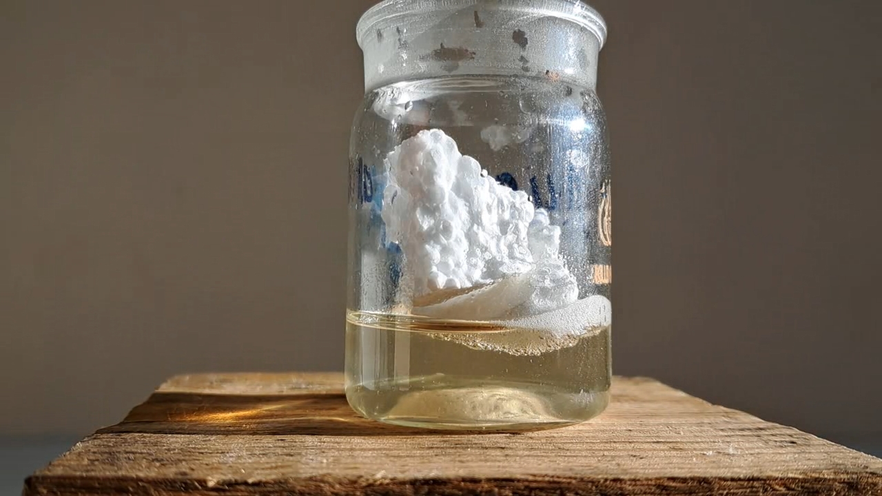 New Year's Day in the Laboratory. Dissolving Polystyrene in Dimethylformamide