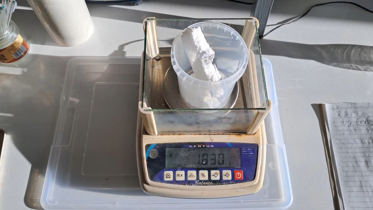 Dissolving Expanded Polystyrene in Ethyl Acetate