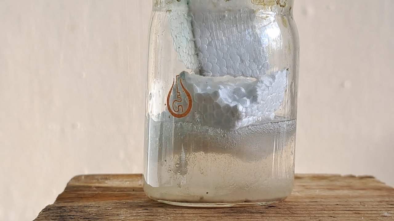 Dissolving Expanded Polystyrene in Ethyl Acetate