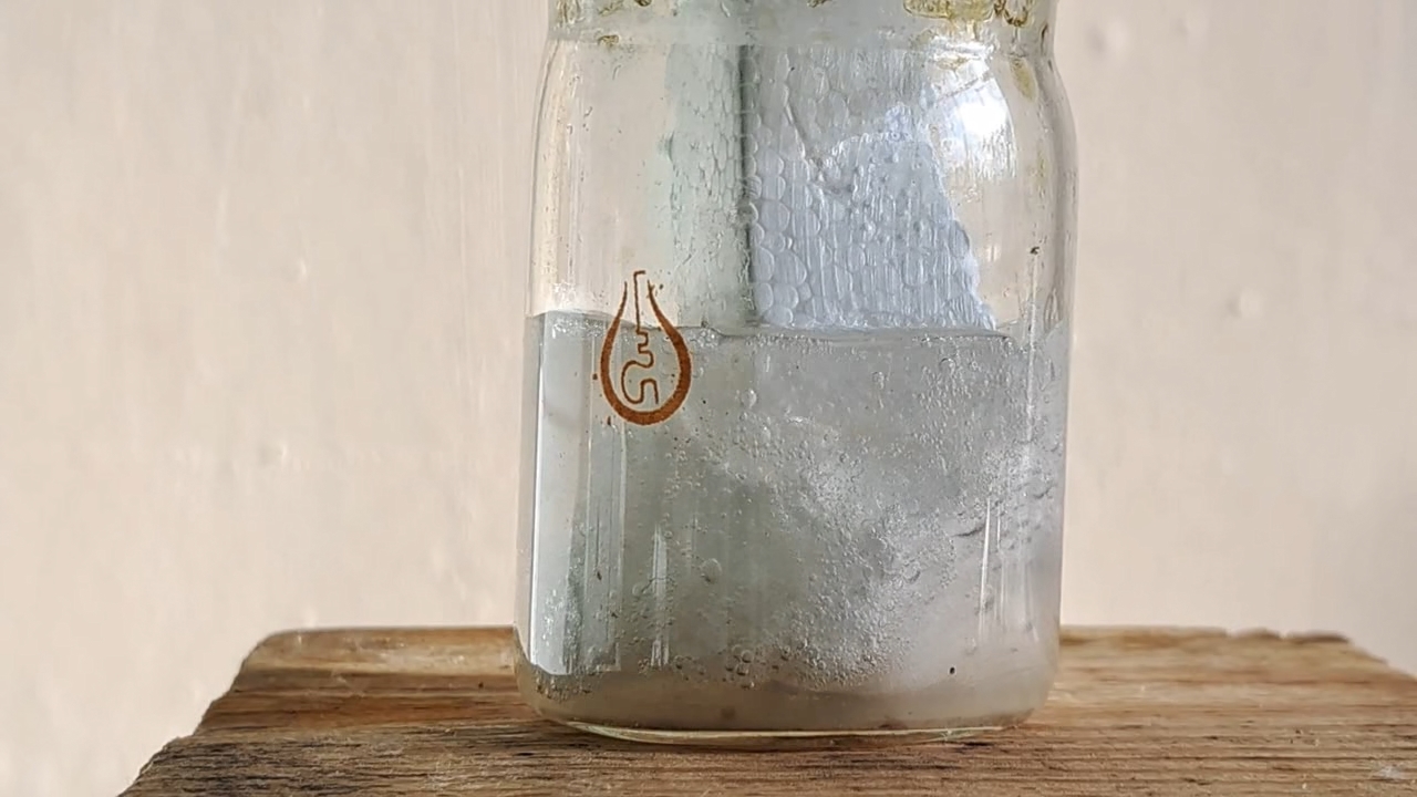 Dissolving Expanded Polystyrene in Ethyl Acetate