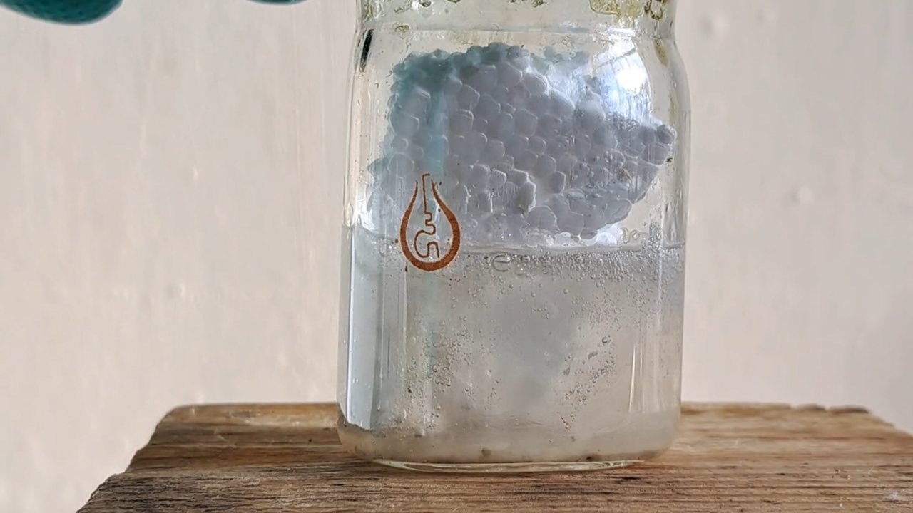 Dissolving Expanded Polystyrene in Ethyl Acetate