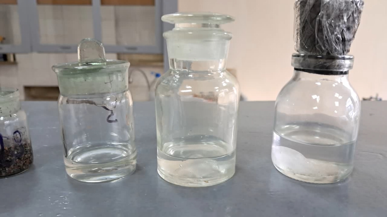 Dissolving Polymethyl Methacrylate (PMMA) in Tetrahydrofuran and Surrogate Acetone