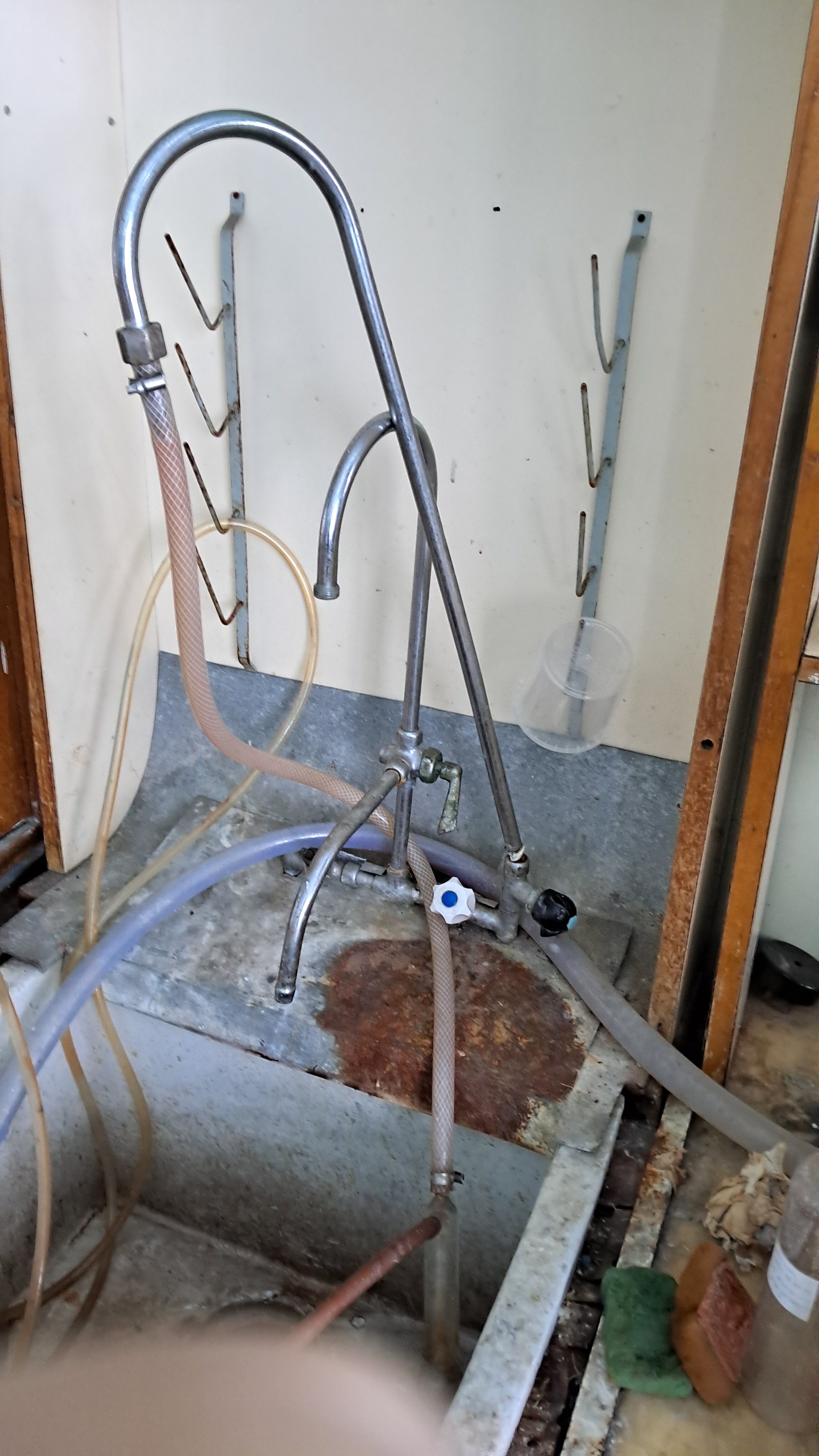 ''Frozen'' Chemical Laboratory