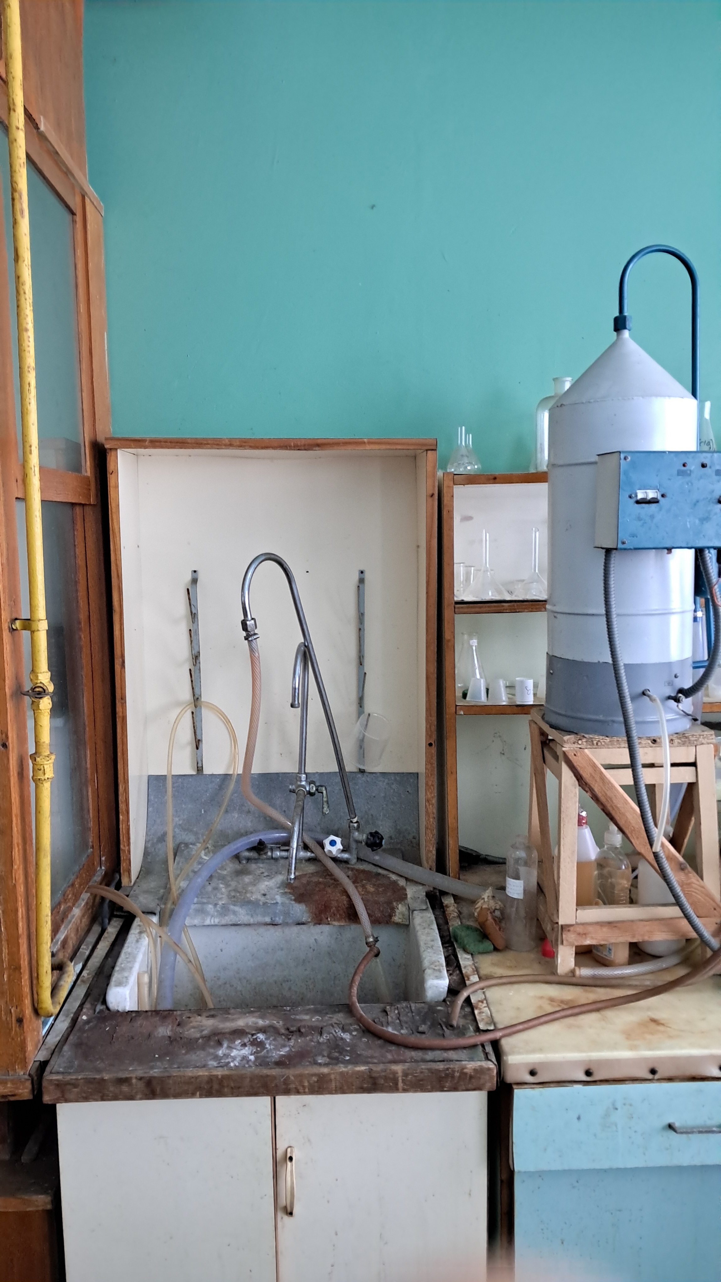 ''Frozen'' Chemical Laboratory