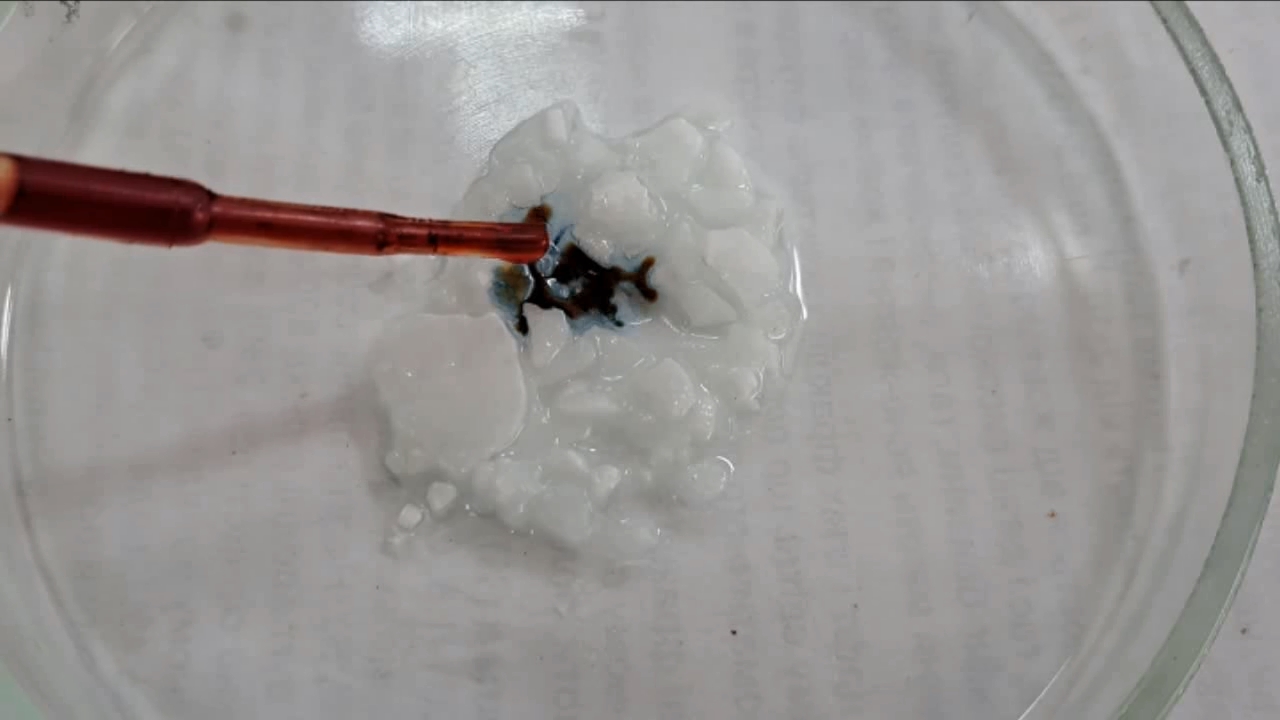 Universal Indicator and Sodium Hydroxide