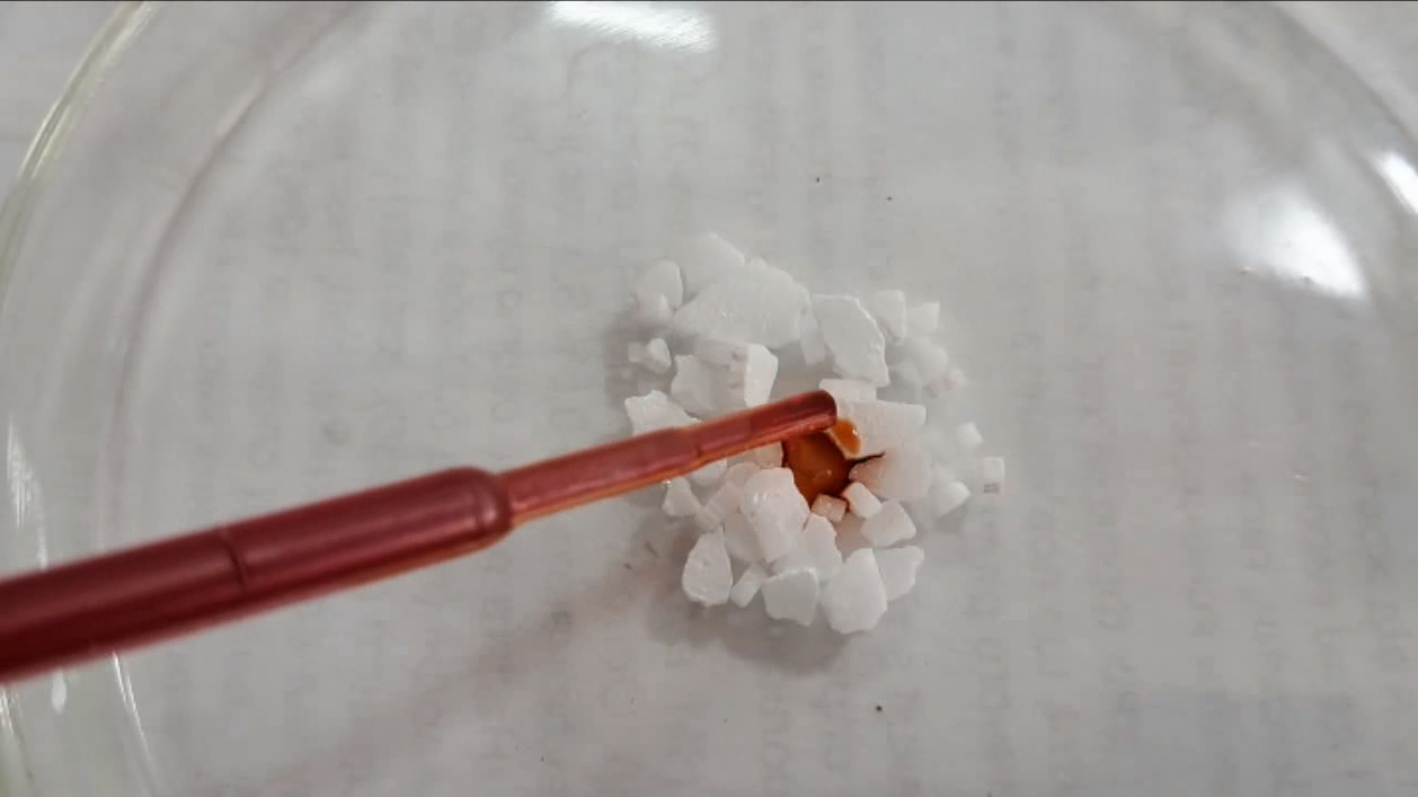 Universal Indicator and Sodium Hydroxide