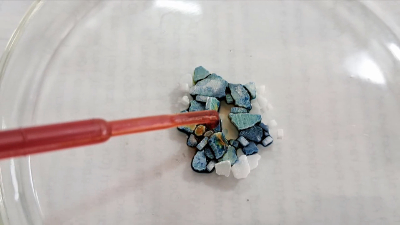 Universal Indicator and Sodium Hydroxide
