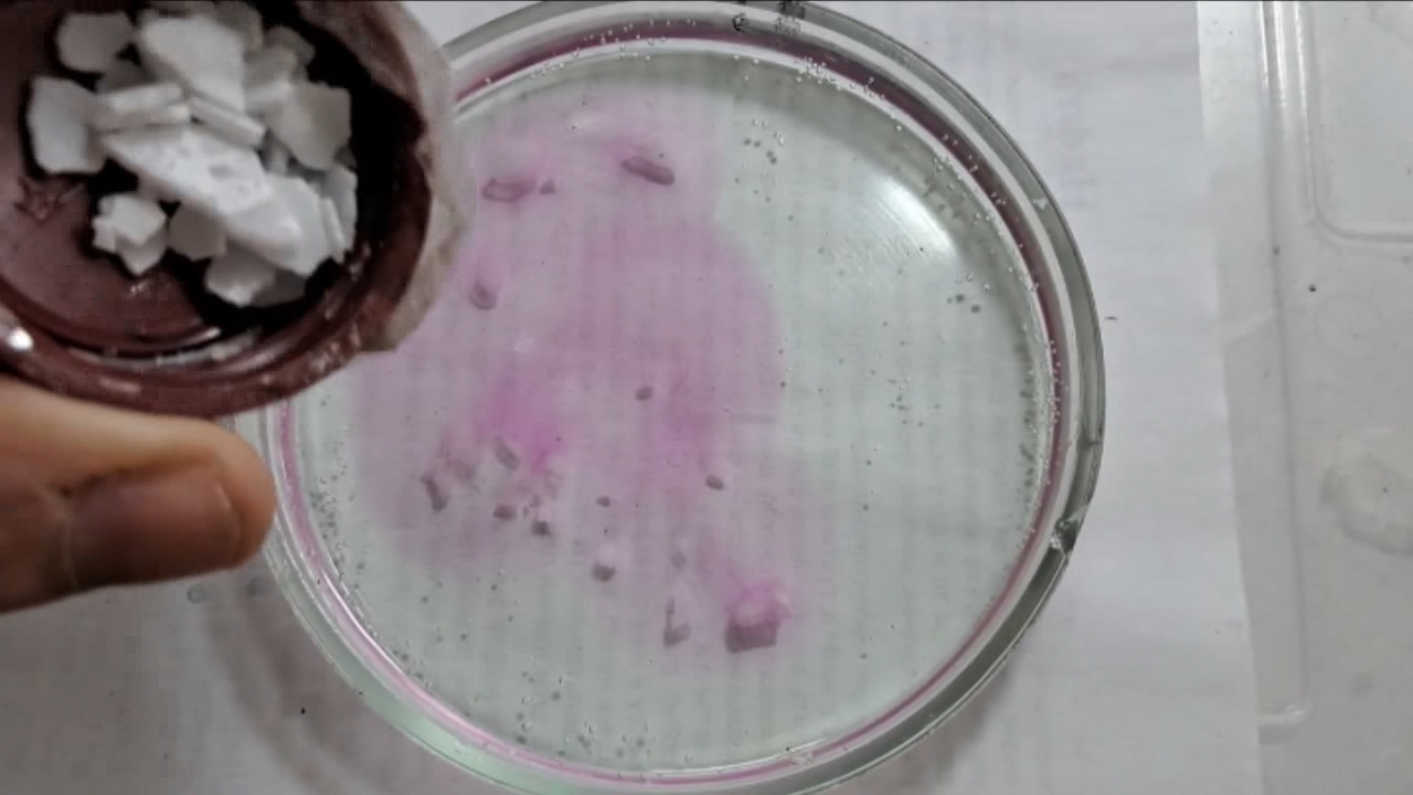 Phenolphthalein Turns Fuchsia When Acid Is Added