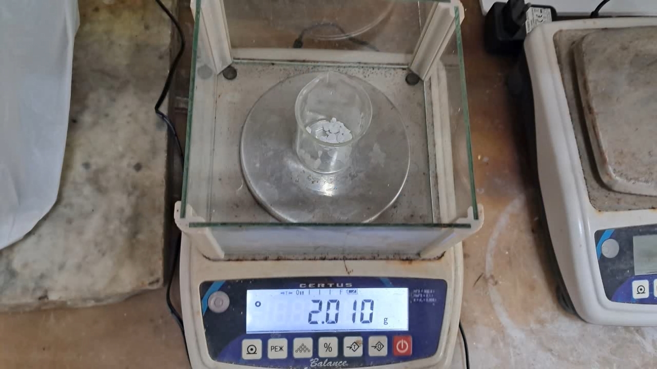 Ethyl Acetate: Hydrolysis and Unexpected Extraction (Universal Indicator)