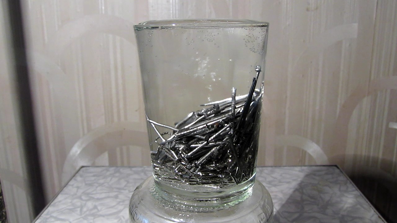        (   ). How many paper clips can fit a full glass of water (experiments with surface tension)