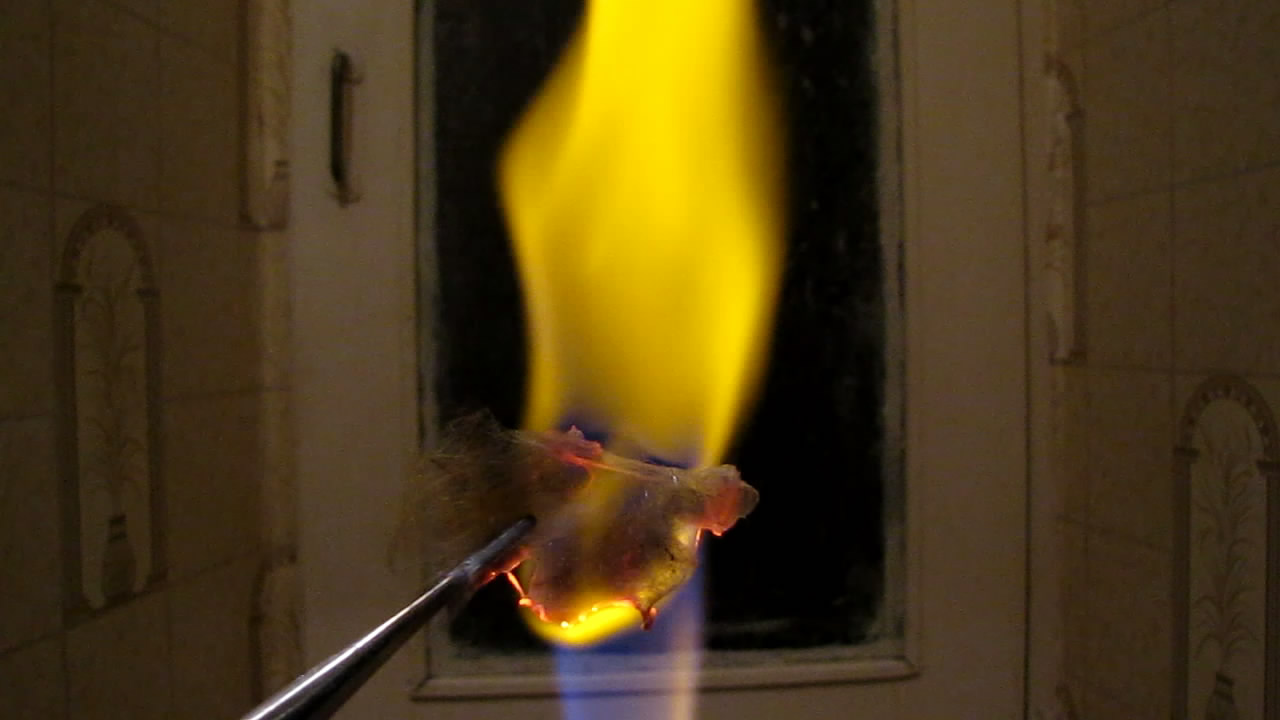 Glass Wool and Fire (Bunsen urner).     ( )