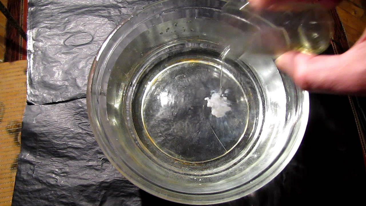 Solution of Rosin in Ethanol was Added to Water. Preparation of Colloid (Sol).   ( )   .   