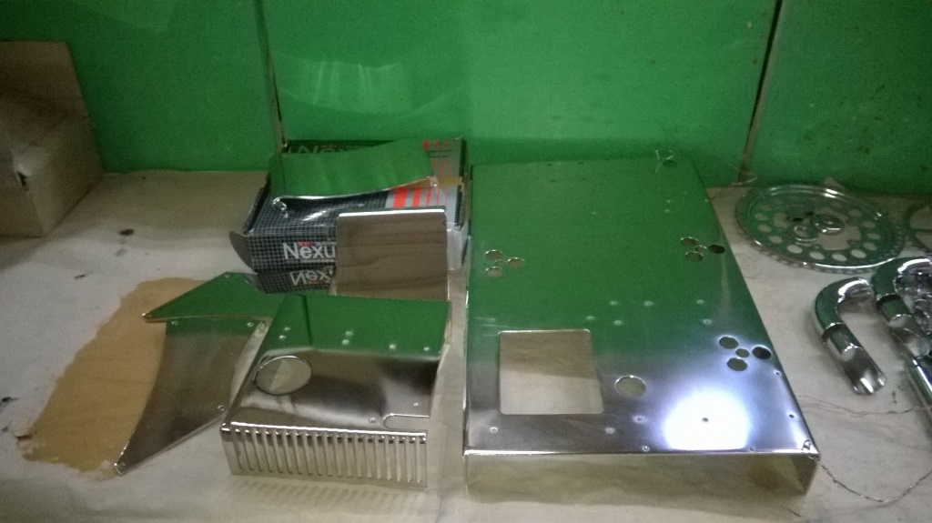   . Galvanic nickel plating bath