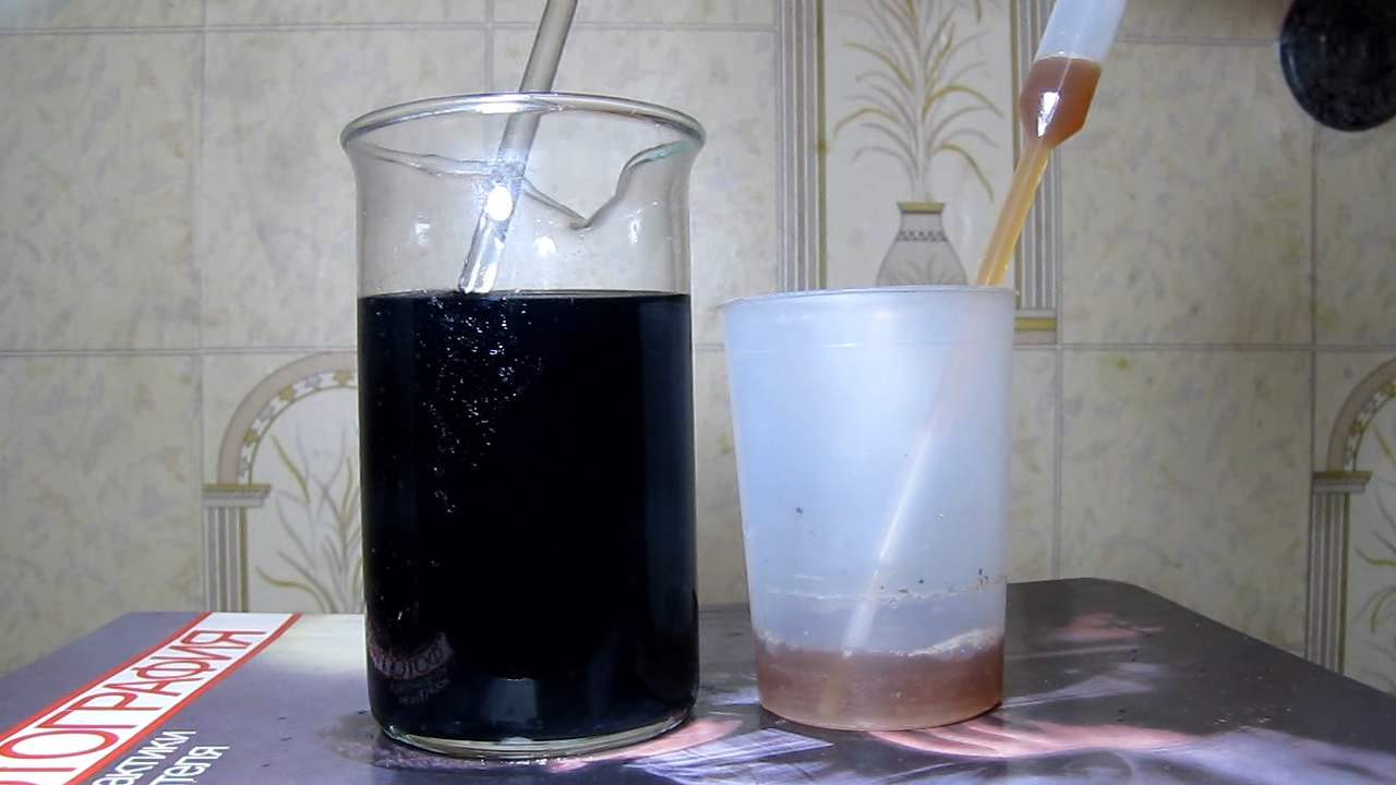 Реакция танинов (реактив) с хлоридом железа (III). Reaction of tannins (reagent) with iron (III) chloride