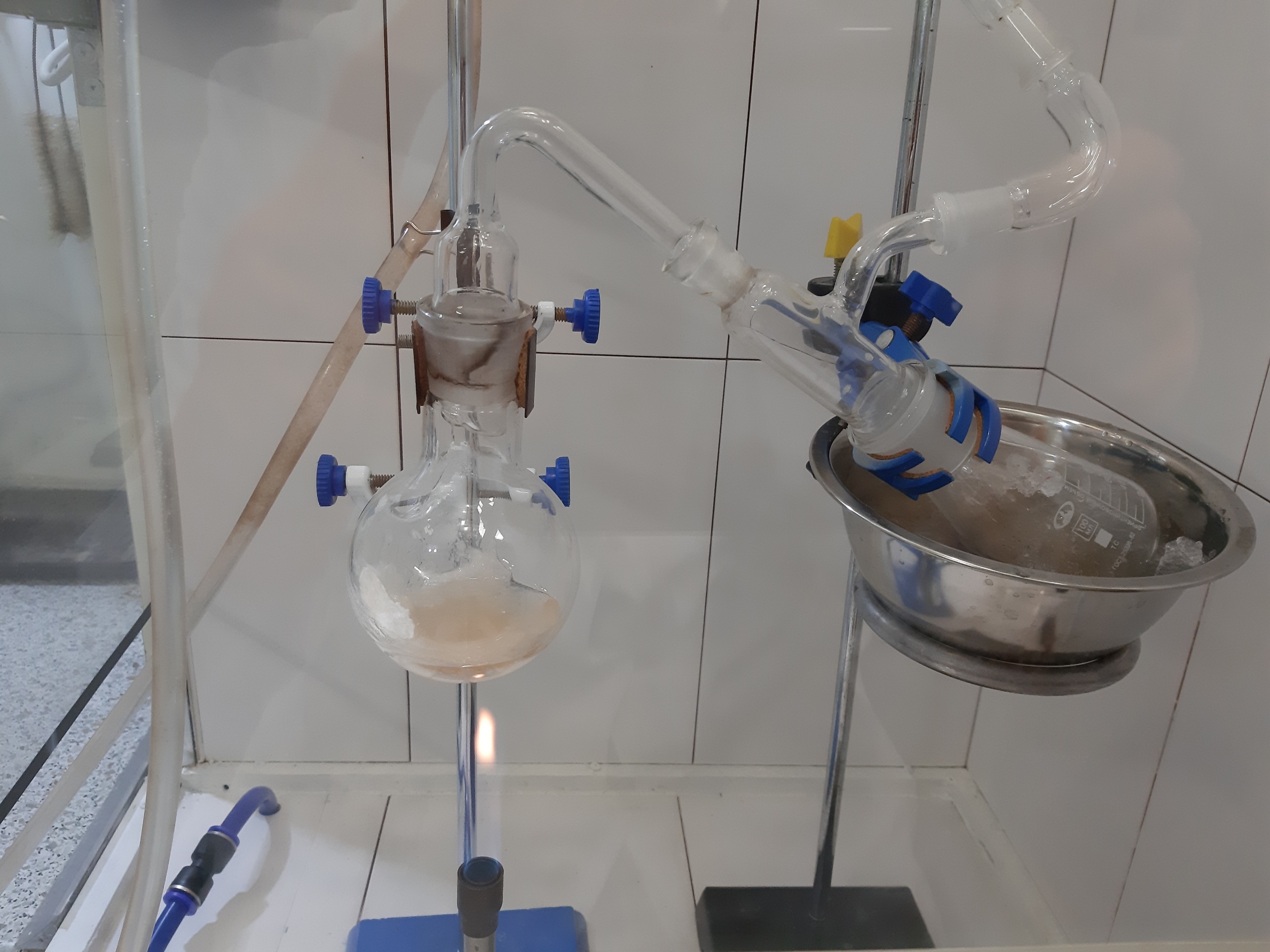    SO3    P4O10     (   ). Obtaining of sulfuric anhydride SO3 by interaction of phosphoric anhydride P4O10 with concentrated sulfuric acid