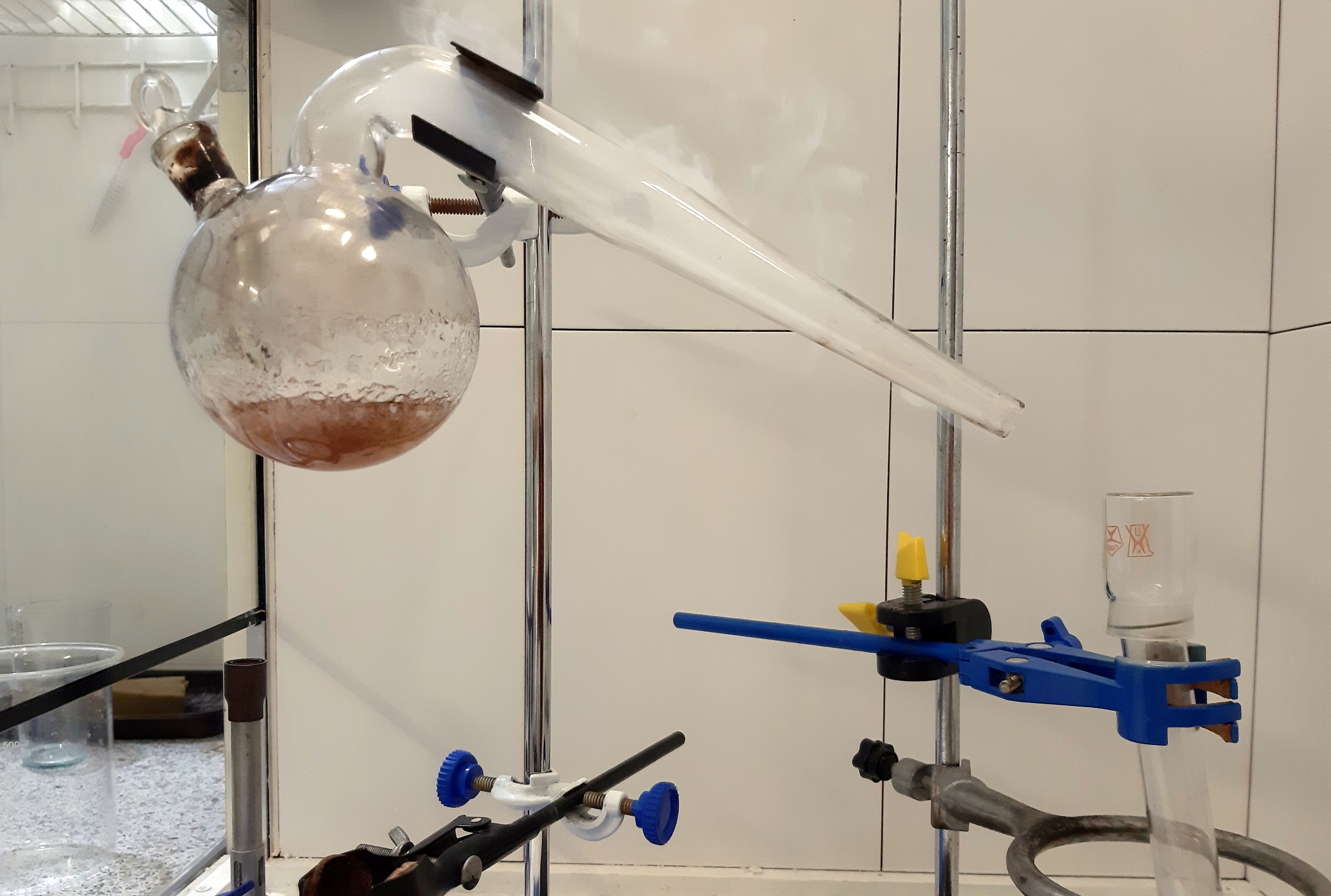    SO3    P4O10     (   ). Obtaining of sulfuric anhydride SO3 by interaction of phosphoric anhydride P4O10 with concentrated sulfuric acid