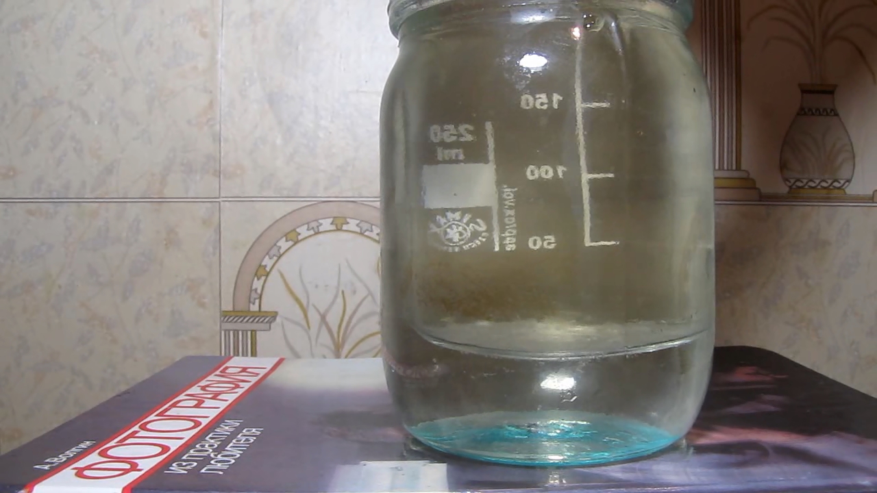 Crystallization of potassium nitrate from solution (after neutralization of potassium aluminate by nitric acid).      (     )