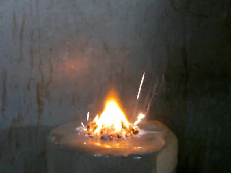 Sodium hydride (reaction of sodium hydride with water and combustion in air)