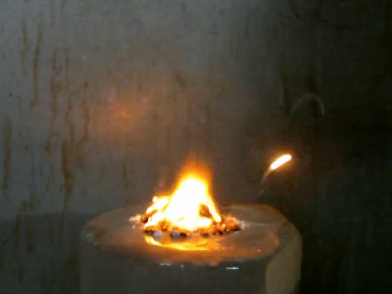 Sodium hydride (reaction of sodium hydride with water and combustion in air)