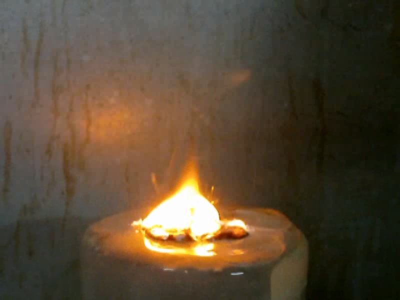 Sodium hydride (reaction of sodium hydride with water and combustion in air)