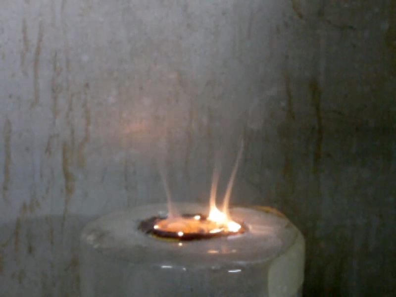 Sodium hydride (reaction of sodium hydride with water and combustion in air)