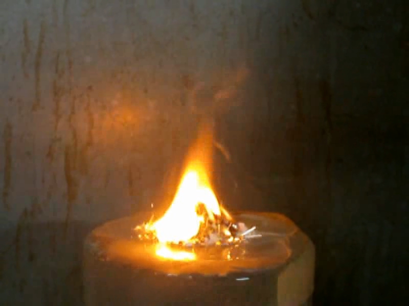 Sodium hydride (reaction of sodium hydride with water and combustion in air)