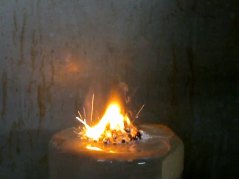 Sodium hydride (reaction of sodium hydride with water and combustion in air)