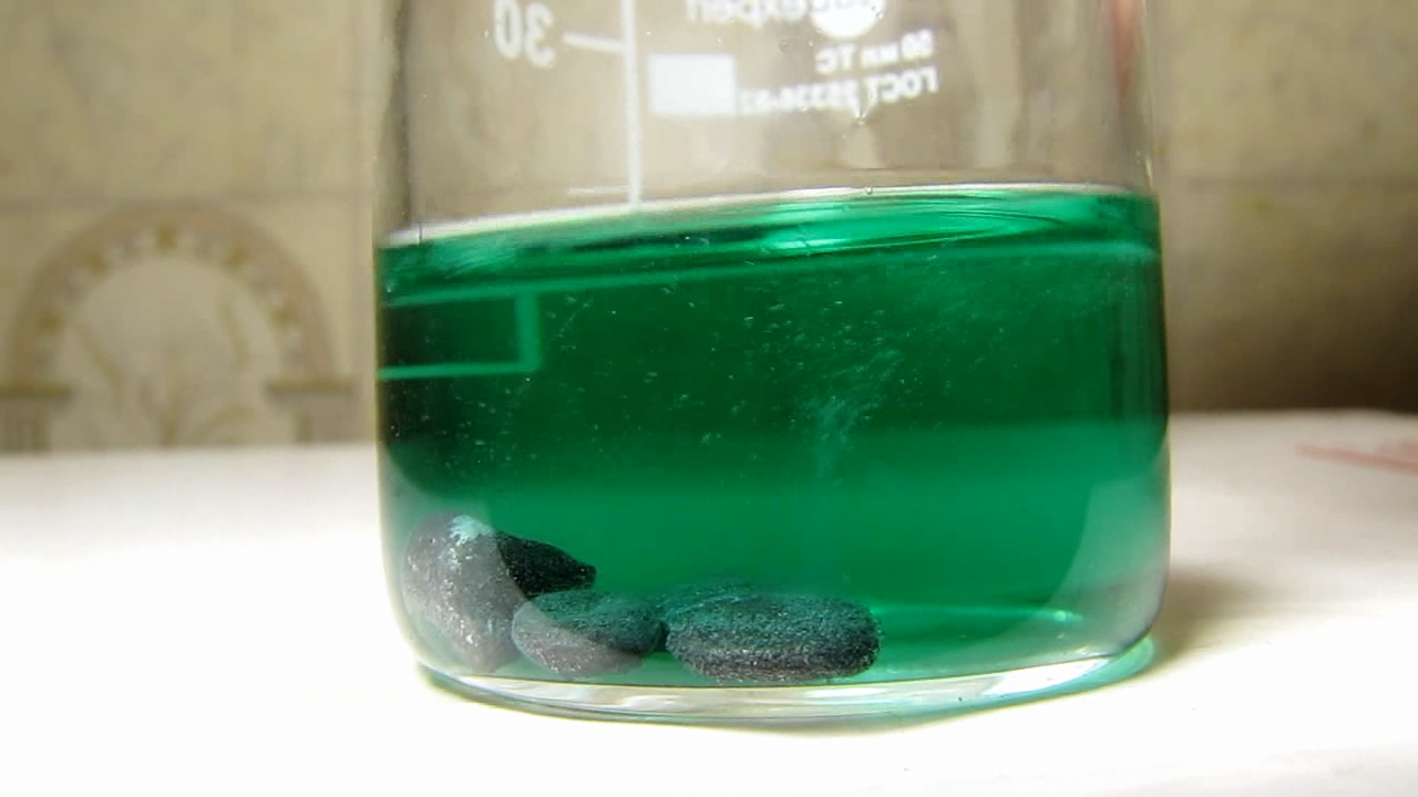 Reaction of copper citrate with zinc metal