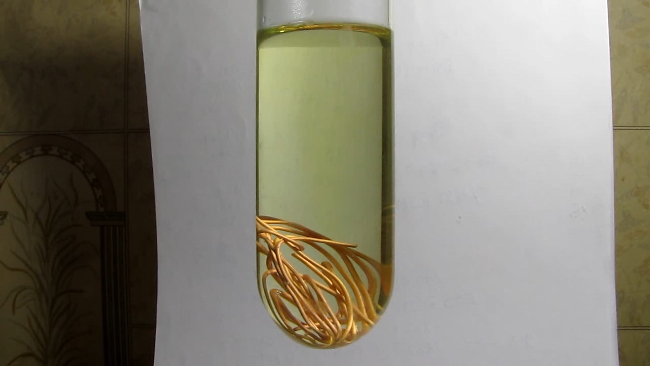 Concentrated hydrochloric acid, air and copper metal