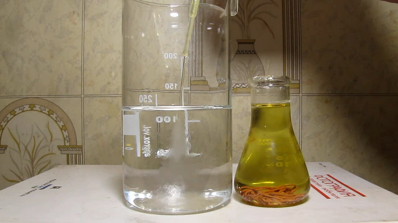 Concentrated hydrochloric acid, air and copper metal