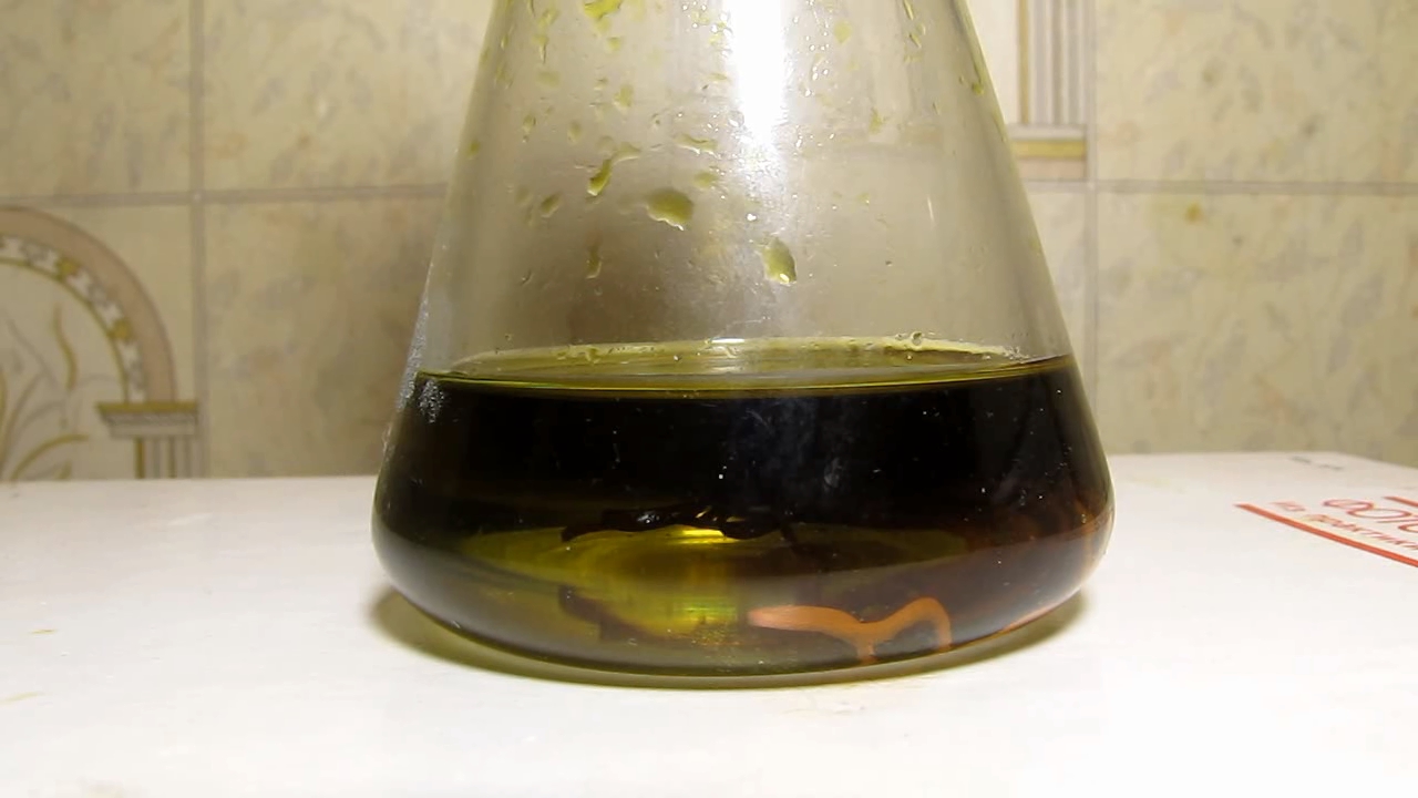 Concentrated hydrochloric acid, air and copper metal