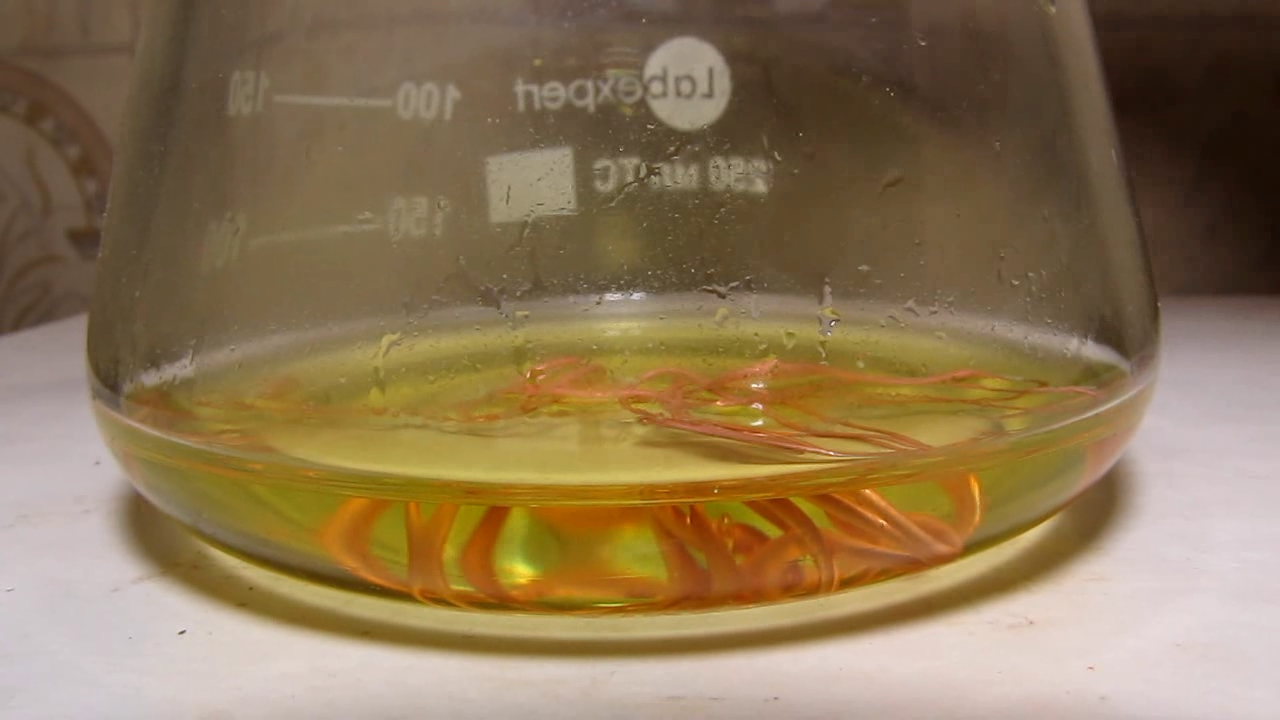Concentrated hydrochloric acid, air and copper metal