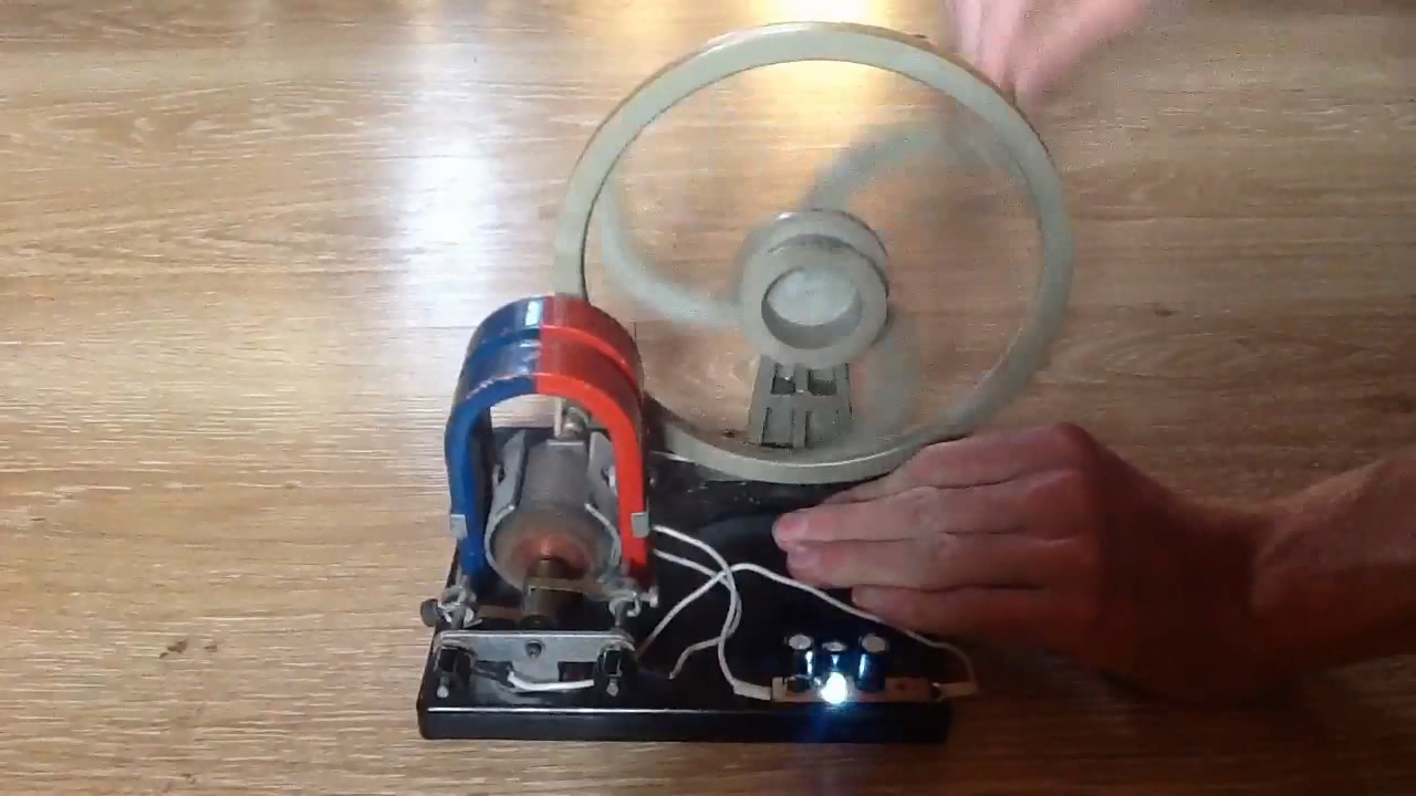 School Wimshurst machine and dynamo